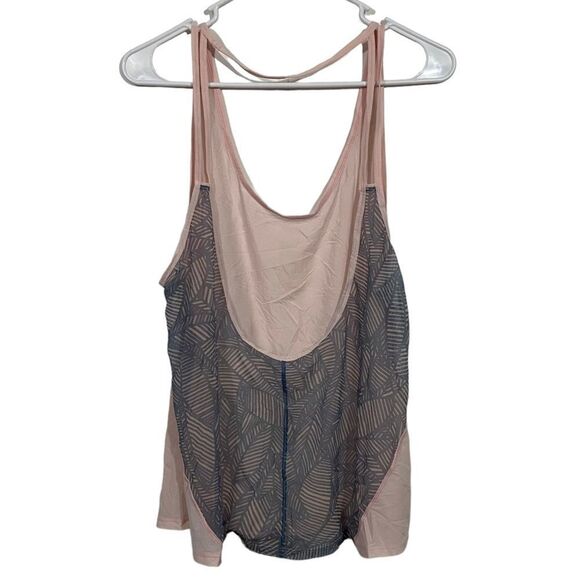 LuLuLemon Athletica Pink Lightweight Scoop Back Tank Top - Picture 2 of 2